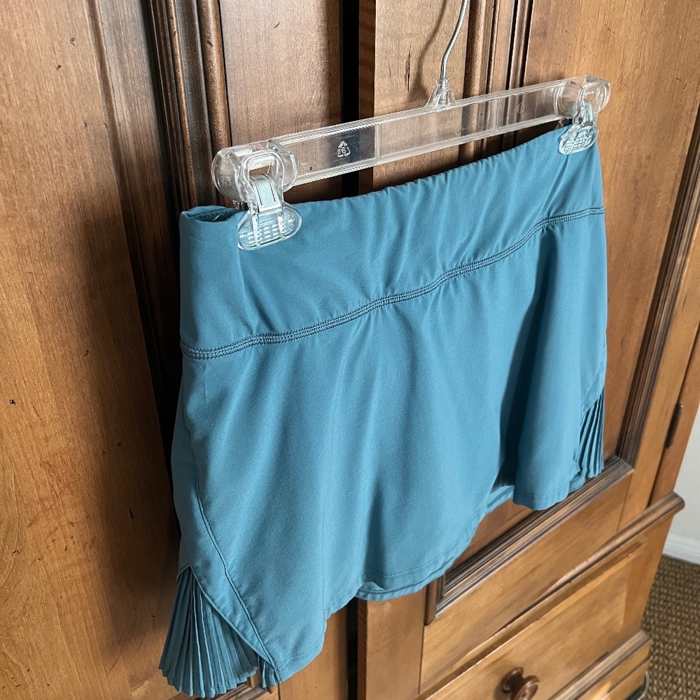 lululemon athletica Teal Athletic Skort with Pleated Side Panels
